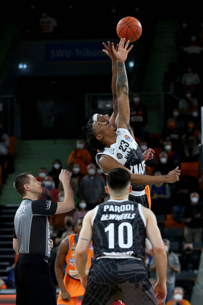 被巴塞罗那 被巴塞罗那