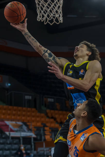 进攻和坚固 进攻和坚固